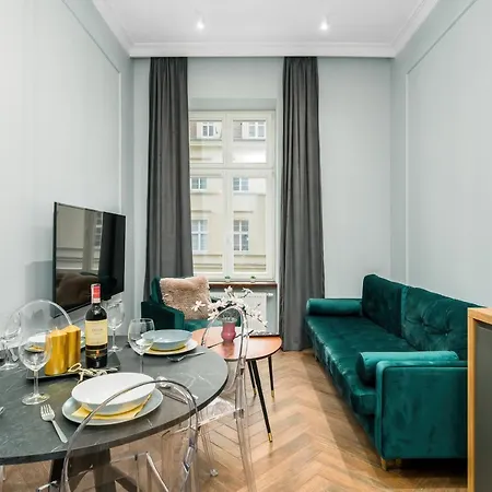 Апартаменти Garbary By Renters Познань